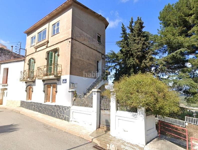 Foto b0b01077-a3d8-4aed-ac49-968348559bfe. Casa adosada en Gelida