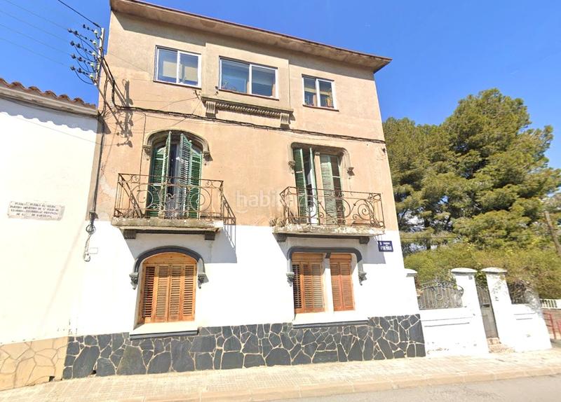 Foto f7bf8105-630d-486c-813e-7b0dbbdcef3d. Casa adosada en Gelida