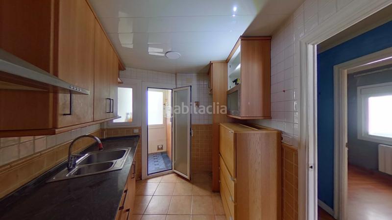 Foto abd6085c-79e1-45e9-972c-fb271ecc063d. Piso en Casc Antic Ripollet