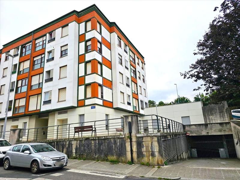 Foto 20d28392-0ddb-4526-b747-4a5b74206ce8. Autoparkplatz in Erandio