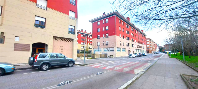 Foto 0925aa38-e798-40ba-8ed5-df0f0aba3d6e. Aparcament cotxe a Mungia