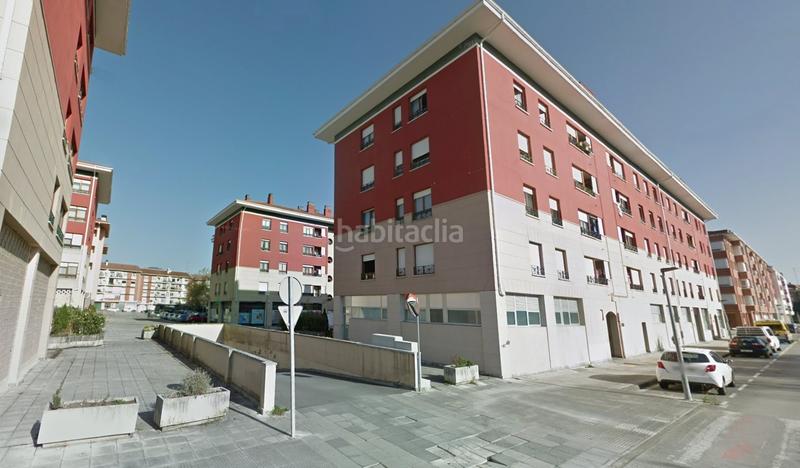 Foto 25da2c14-7a38-46b7-bfe4-a87e75805e25. Aparcament cotxe a Mungia