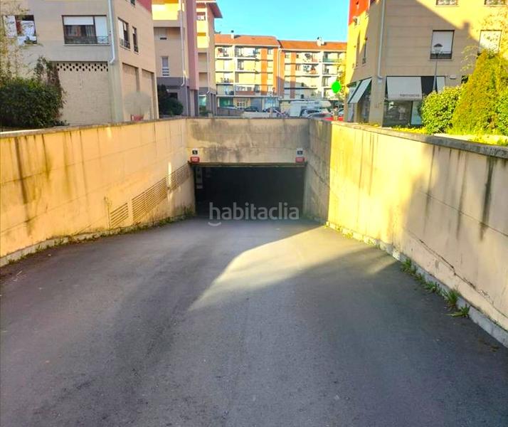 Foto 318c6634-27a8-4702-a6c6-98cb8eab6339. Aparcament cotxe a Mungia