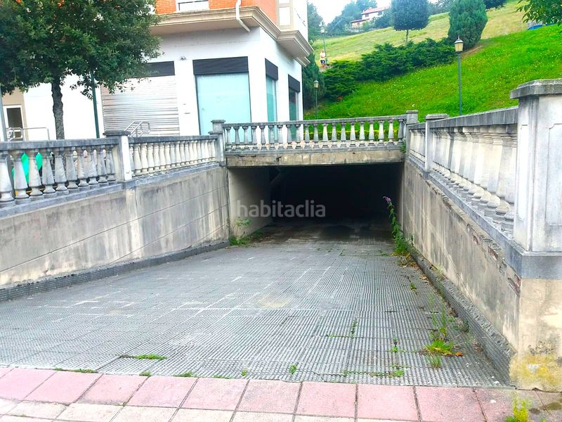 Foto b233b34c-a9e7-4265-be48-96957a732acc. Aparcament cotxe a Mallabia