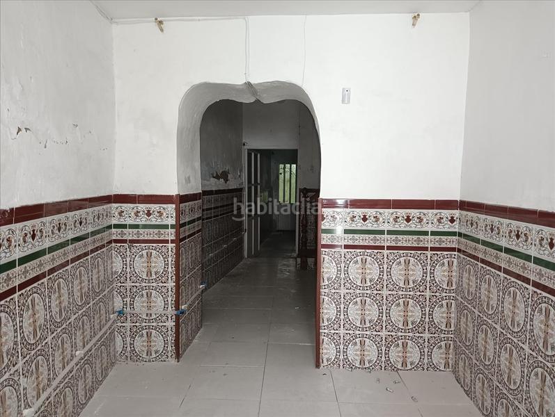 Foto f4ff4173-8c6a-4f55-96f4-a9e31ac3de19. Casa adossada a Ibros