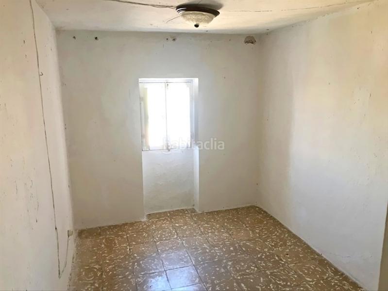 Foto f598fca4-e6b5-44f8-ba4f-dbea4a9dfce0. Casa adossada a Ibros