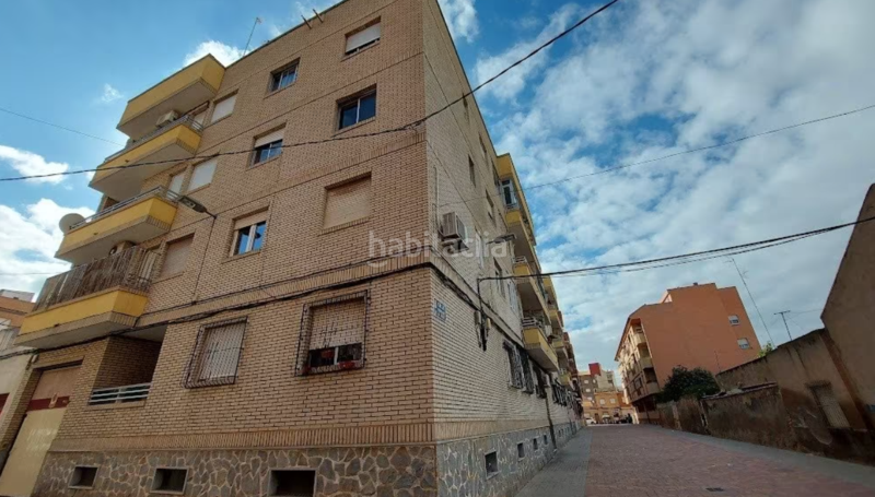 Foto c317356d-373f-4b5f-a659-faf4992f7b5c. Parking coche en El Palmar Murcia