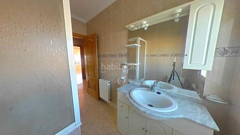 Foto ccaa50ad-3ea9-4bf1-b77e-9b2b0880810b. Casa adossada amb calefacció a Alcolea de Calatrava