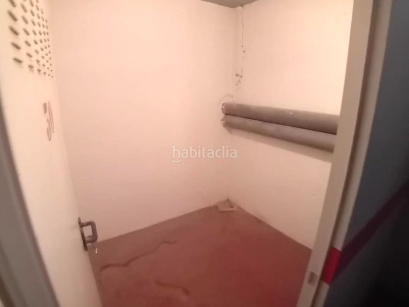 Foto fa6ad856-b453-48f9-b742-0285f84aa6e9. Aparcament cotxe a Muela (La)