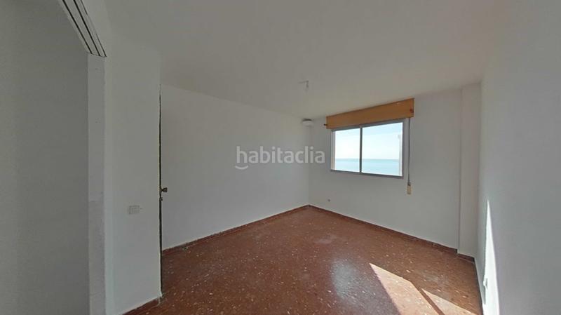 Foto 4df04c5e-8802-48e8-95a8-e2f1054f1e78. Piso en Las Gaviotas - Carvajal Fuengirola