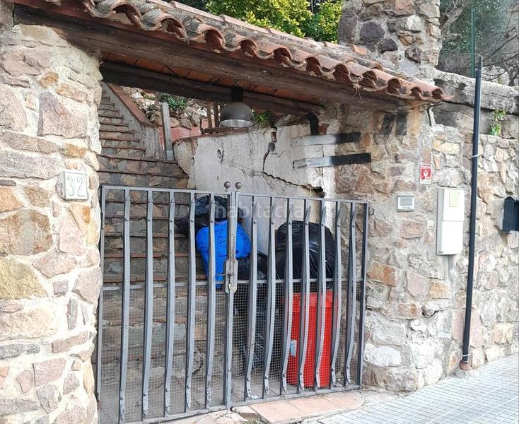 Foto 8eaa6f5a-8055-47c5-acf8-10b346bd1d27. Casa adossada a Lliçà de Vall