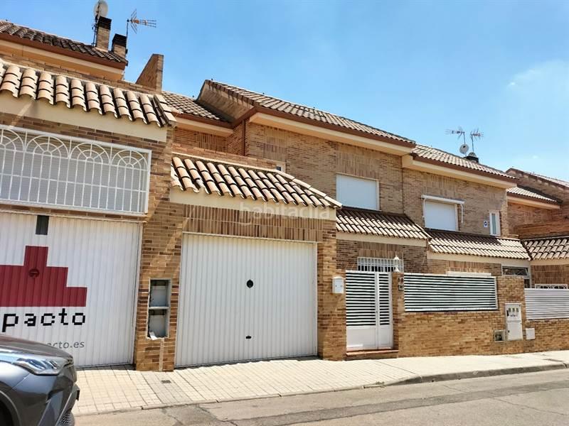 Foto 8ac4b767-dd58-4af6-b37c-f328f7887c8c. Casa en Yuncos