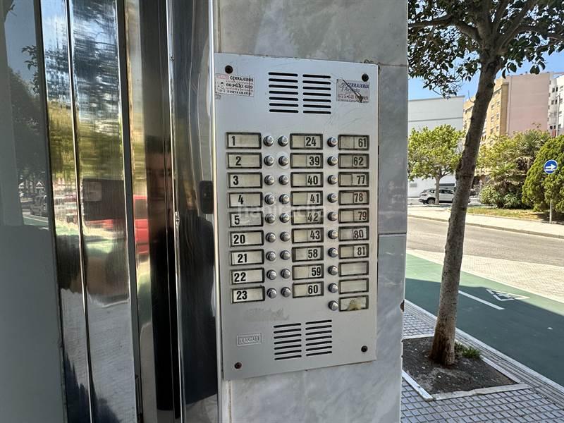 Foto a91a7207-5d85-43f5-bf6f-5eee72a06c8c. Piso en astilleros - la paz - loreto - el corte inglés Cádiz