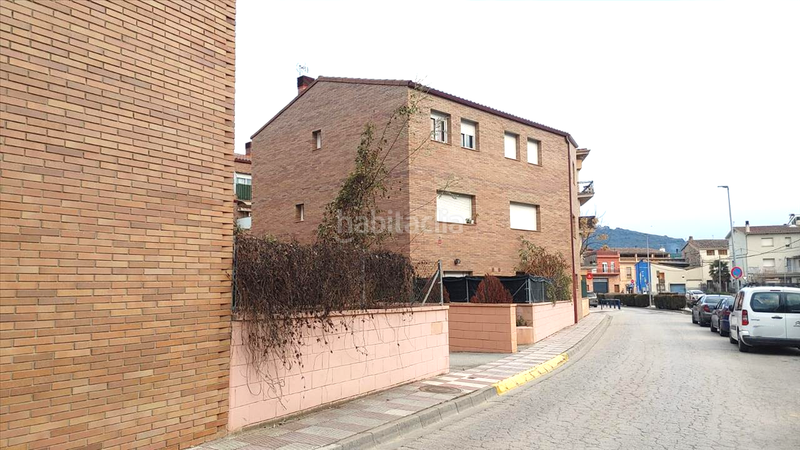 Foto 3e8bcbbd-1642-4f76-88fe-cd03648394b7. Aparcament cotxe a Anglès