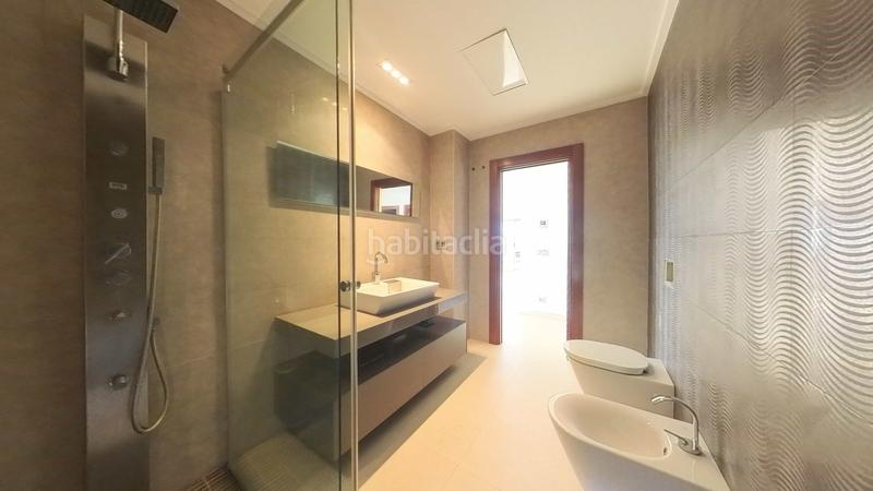 Foto 581d0392-ed27-4b41-a96b-745b1b7b1bf0. Chalet en Cumbres de Calicanto Torrent