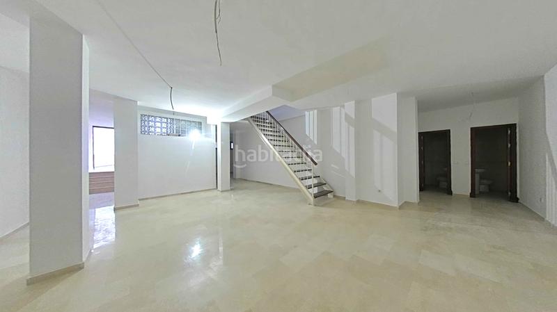 Foto ea7b0021-fb68-4870-9912-aa27f437f217. Business premise in Mairena del Alcor