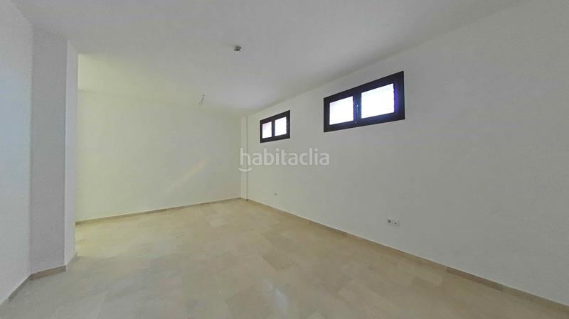 Foto a4329f24-c075-43ca-bcfb-448237f80267. Locale commerciale in Mairena del Alcor