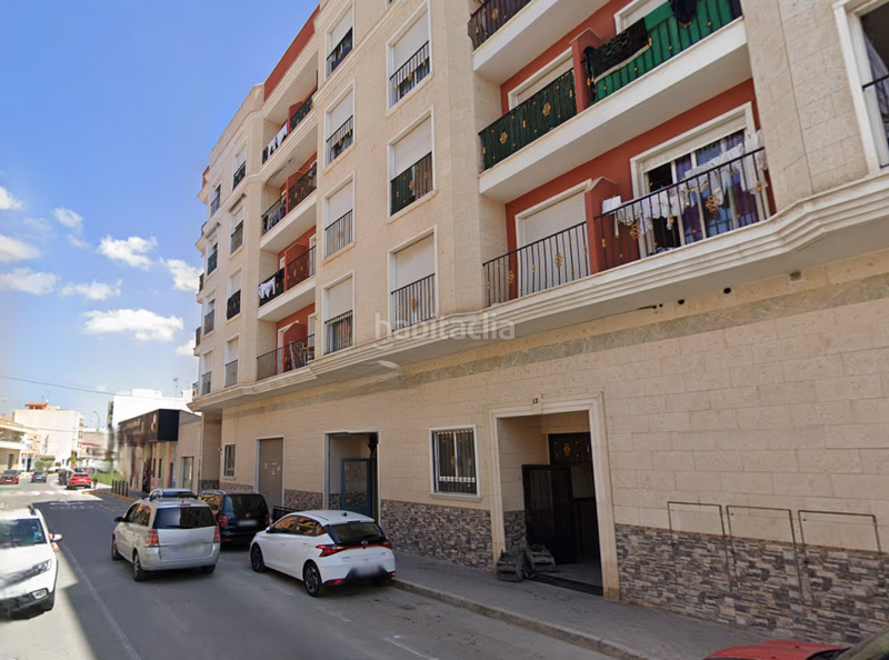 Foto d2cad67d-632b-4369-946f-bcfa39246ab0. Car parking in Albatera