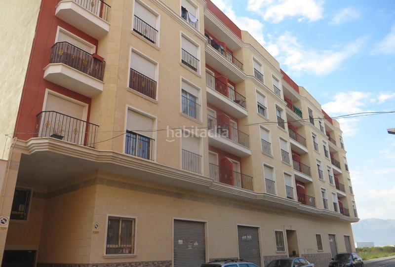 Foto baff8f28-657c-4e57-88b8-a3be8a9caf7f. Parking coche en Albatera