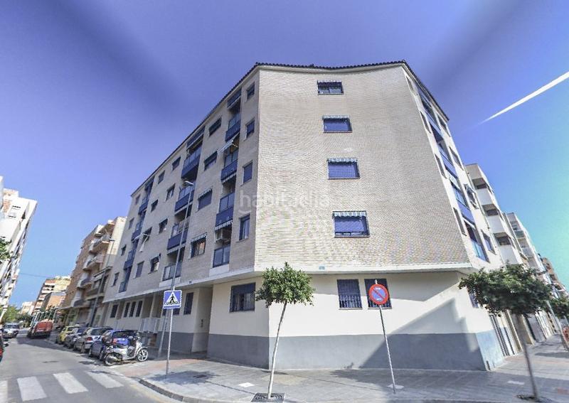 Foto d46e1100-e86a-47af-943e-828cc4e850c0. Car parking in Puerto Benicarló