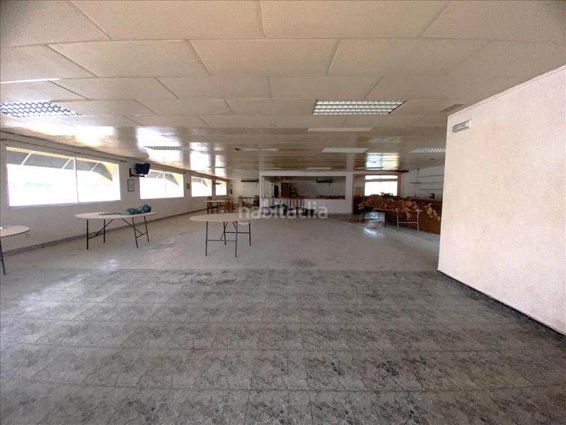 Foto 51ab49b3-f14f-4e52-aa3a-3a3869d69d3b. Edificio in Blanca