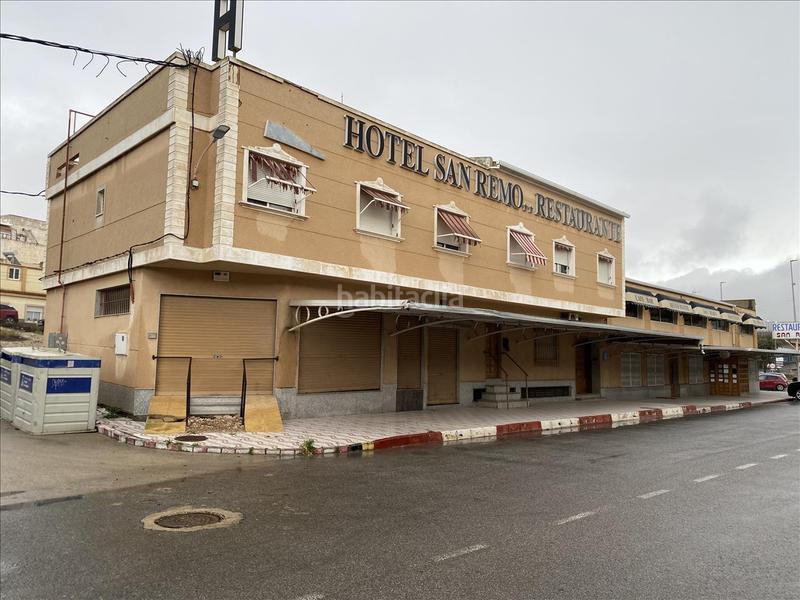 Foto 6ff37bed-6d58-4057-8623-f6ff1a61f0ba. Edificio in Blanca