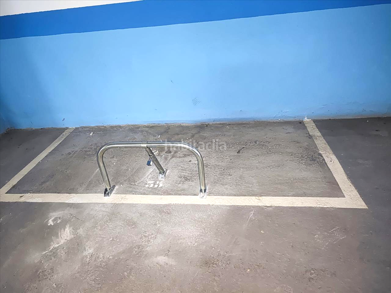 Foto c90dd58e-a98f-4d07-b447-8c3572f6d3fa. Parking voiture dans Playamar - Benyamina Torremolinos