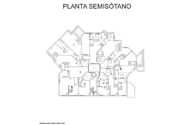 Foto 21359308-7359-4083-900f-ce6ee9564233. Parking voiture dans Playamar - Benyamina Torremolinos