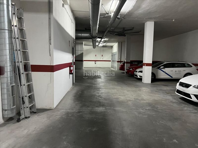 Foto 468a9e08-3beb-4bd8-ad64-eaca810e3d0c. Aparcament cotxe a Petrer