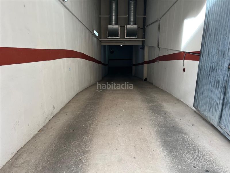 Foto dd68b824-023a-46ac-8fb7-9cf307919616. Aparcament cotxe a Petrer