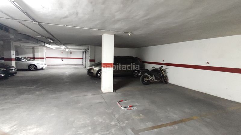 Foto f875a31d-fb72-4c33-8807-dc5a8e125542. Aparcament cotxe a Petrer