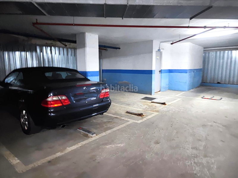 Foto 2a9e6b92-bd2e-4cd1-9388-4cd00477de80. Aparcament cotxe a Playamar - Benyamina Torremolinos