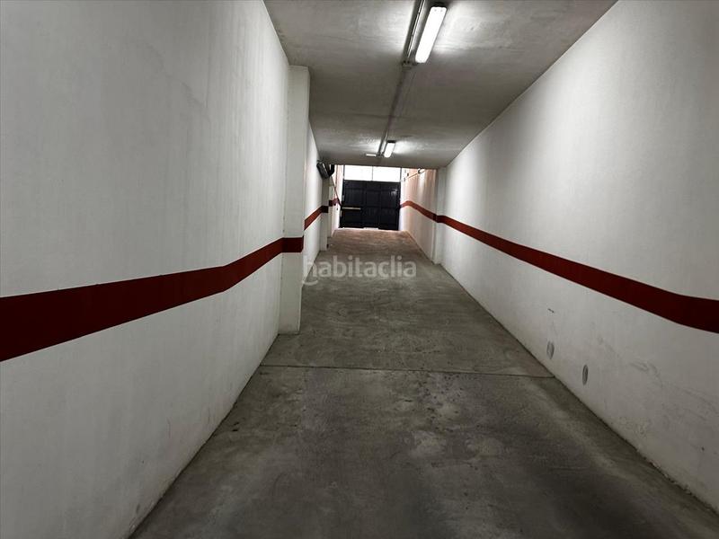 Foto 33ad6c3c-557a-40bb-9634-8b8cba4e640b. Aparcament cotxe a Petrer