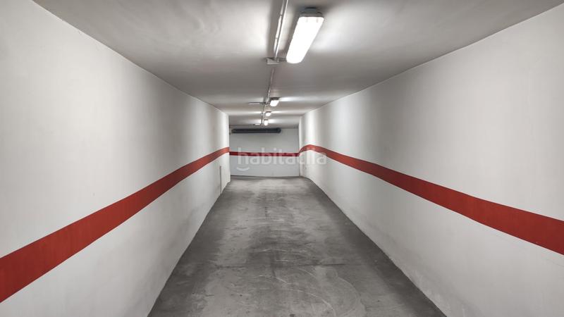 Foto 3da9468a-440a-45a3-9dd2-8b3f74b26efd. Aparcament cotxe a Petrer