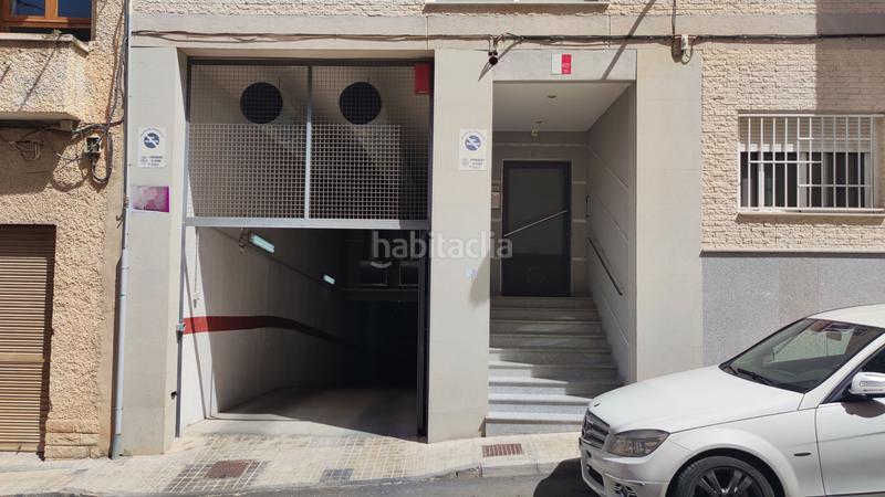 Foto 3fa061b2-488f-4b67-981e-d37c6143dd58. Aparcament cotxe a Petrer