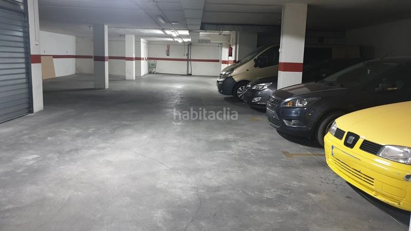 Foto cfdd7fc7-57aa-4e32-995e-c83e13f210e1. Parking coche en Petrer