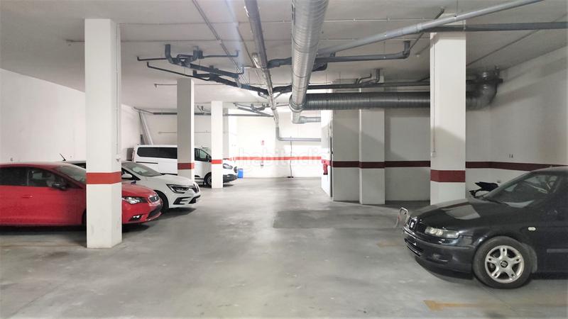 Foto da522d3c-9a1c-4488-85e0-146b9122b499. Parking coche en Petrer