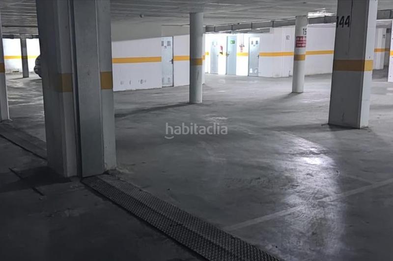 Foto 90dd623b-c780-452d-b167-c470b17a7792. Aparcament cotxe a Fraga
