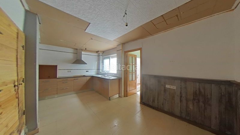 Foto 4a968311-2b73-4104-8bb3-efc007d38bbd. Chalet with parking in Arjona