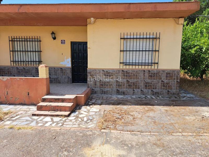 Foto a98c34b2-eb61-4a77-b2f6-1dc2a865a0d5. Casa amb aparcament a Bonares