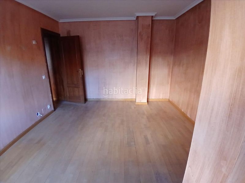 Foto c209636b-6a50-4f33-926d-d46558edaa74. Piso en Robla (La)