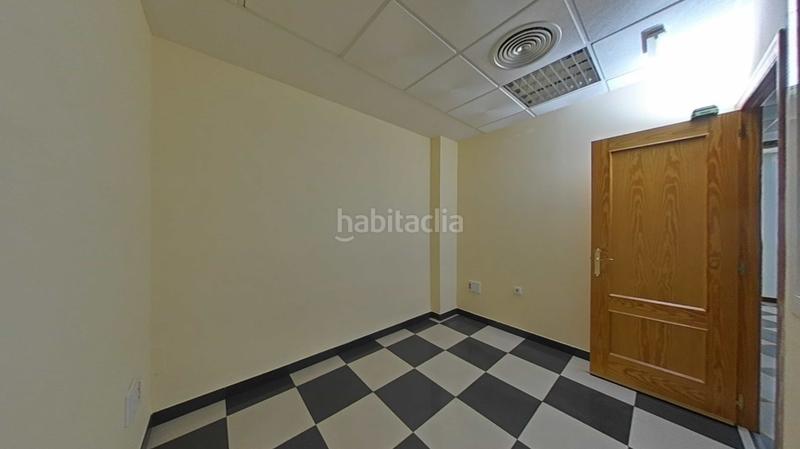 Foto 2454c8cd-97f2-4957-993b-903e634574a8. Oficina a El Parador de las Hortichuelas Roquetas de Mar