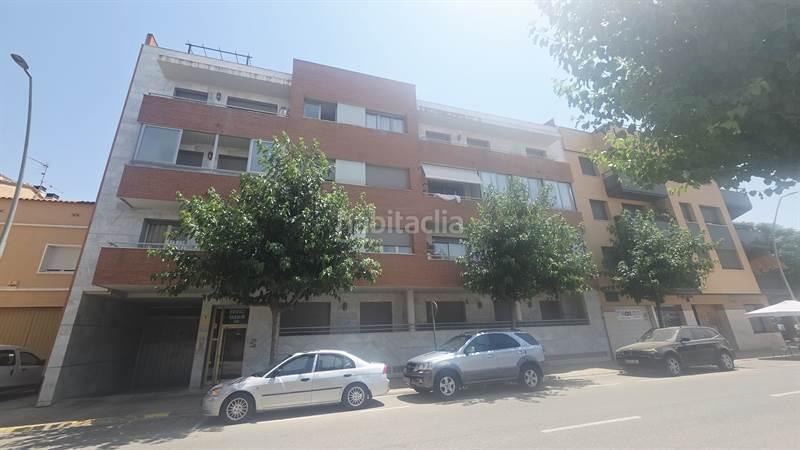 Foto ef9a2183-d30d-4951-b7cf-fc26a75f52b9. Parking coche en Alcarràs