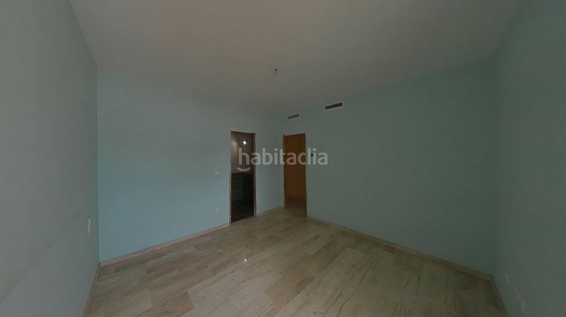 Foto d5ef3b7f-54a7-41dd-9065-384df8ccc616. Pis a Sueca Sueca