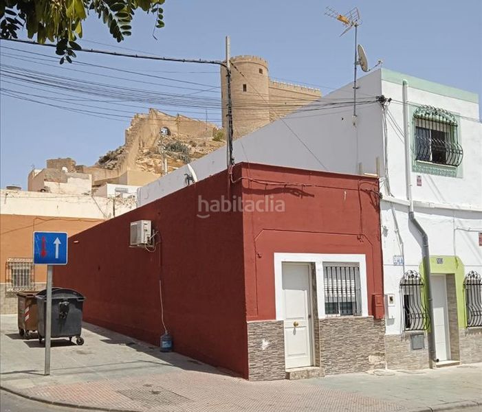 Foto b9269117-81bf-4b5b-9567-47096e342845. Casa a Centro Almería