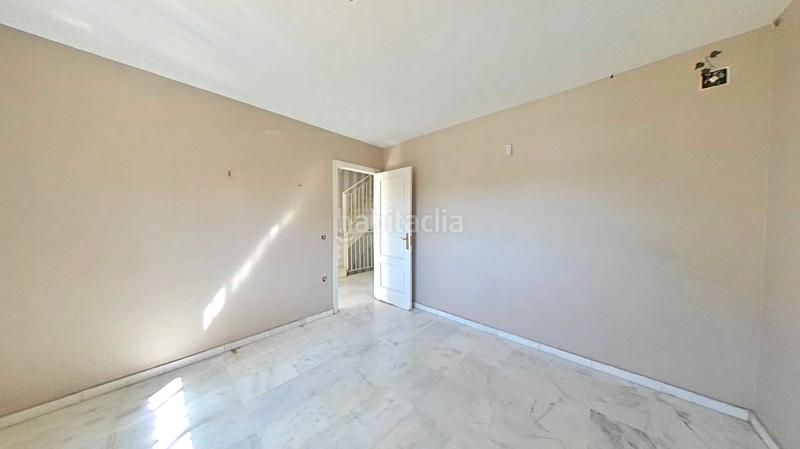 Foto a7bd1c15-7031-4143-b94b-7fbaf1ae748f. Casa adossada amb calefacció a Espartinas pueblo Espartinas