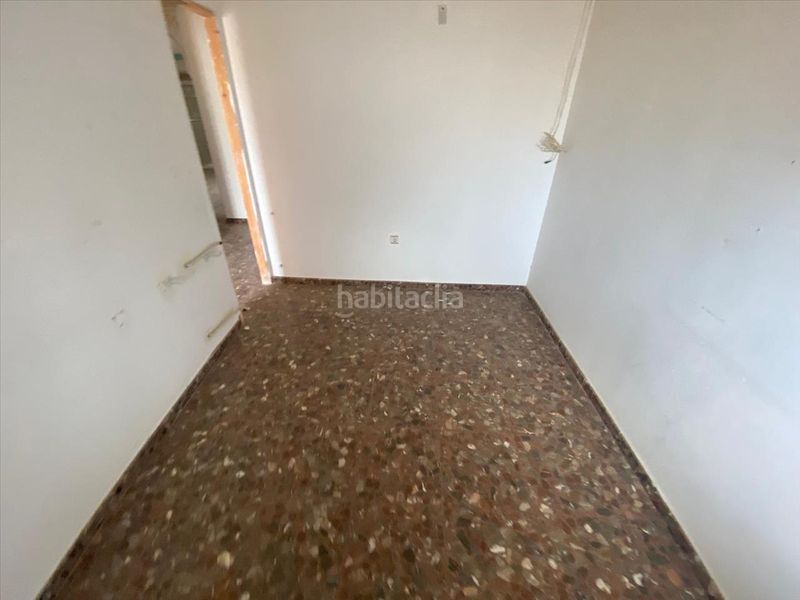 Foto 5bff51f2-9a3d-4f2d-b776-59c27ec2a135. Pis a Colomera