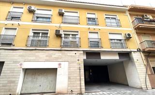 Car parking in Luis Buñuel