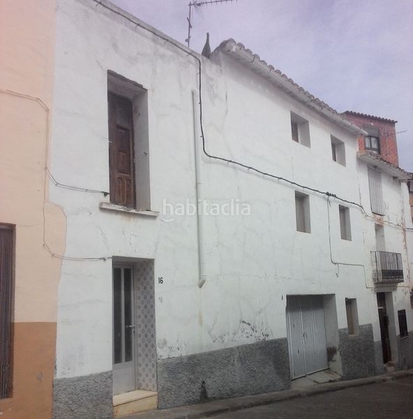Foto 099ab9e0-76c7-48c6-bcc0-3ee3ef652954. Casa adossada a Costur