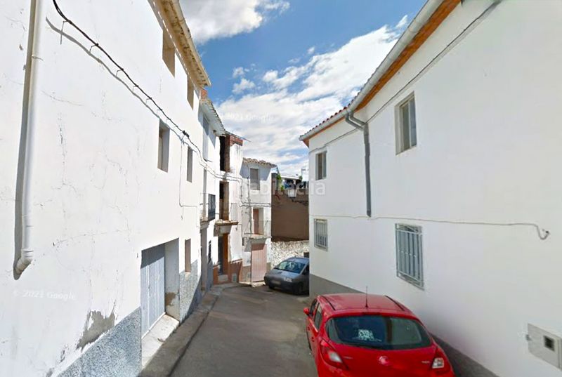 Foto 4bde3e43-e89e-4869-9f63-19ac6a9a3a1d. Casa adossada a Costur